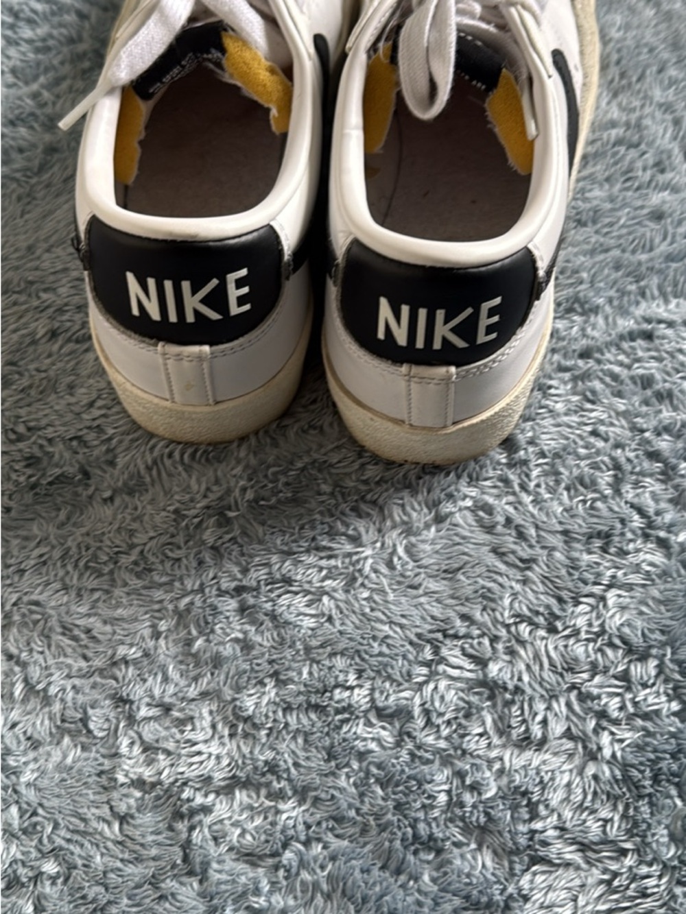 Nike White Sneakers size 9